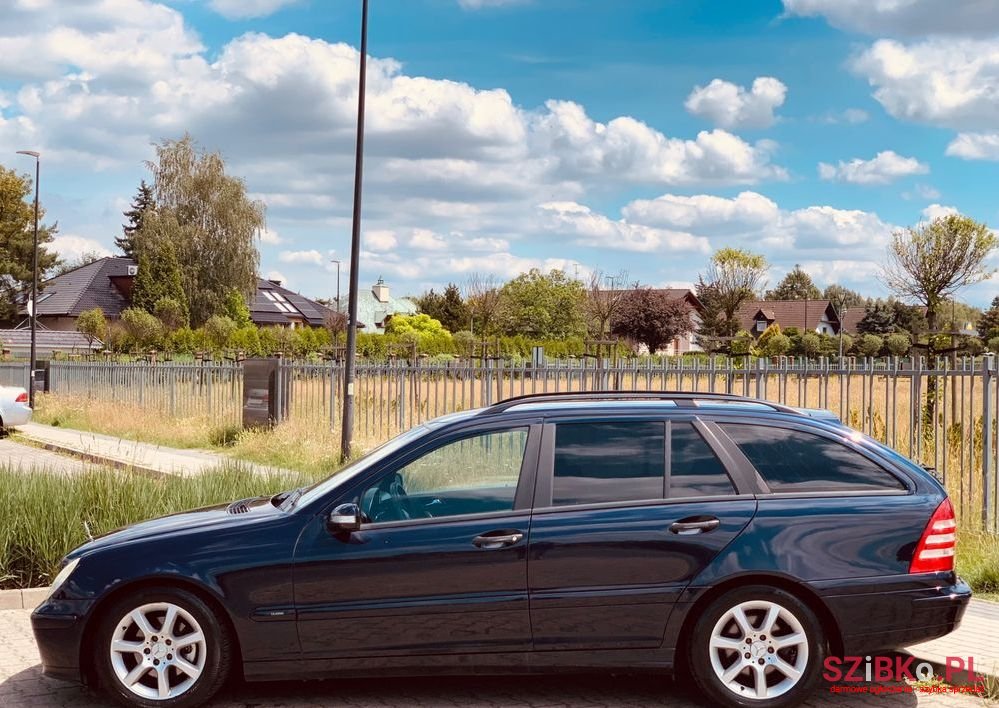 2004' Mercedes-Benz C-Class 180 T photo #3