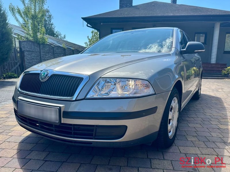 2012' Skoda Octavia 1.6 Tour photo #5