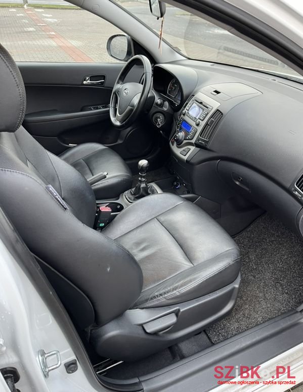 2009' Hyundai i30 I30Cw photo #6