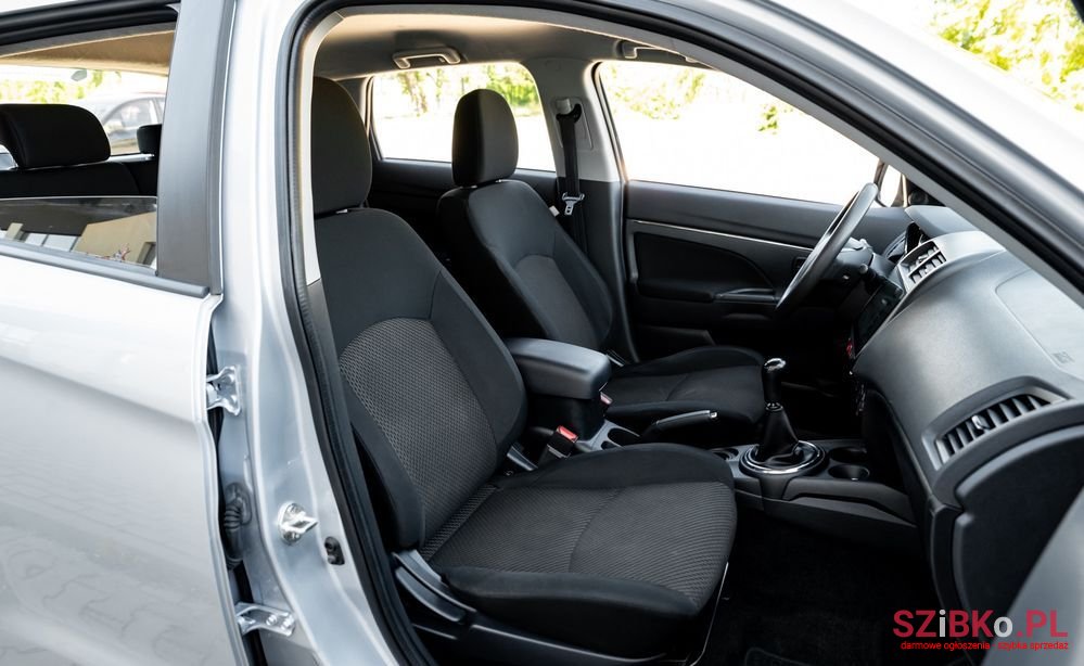 2014' Mitsubishi ASX photo #6