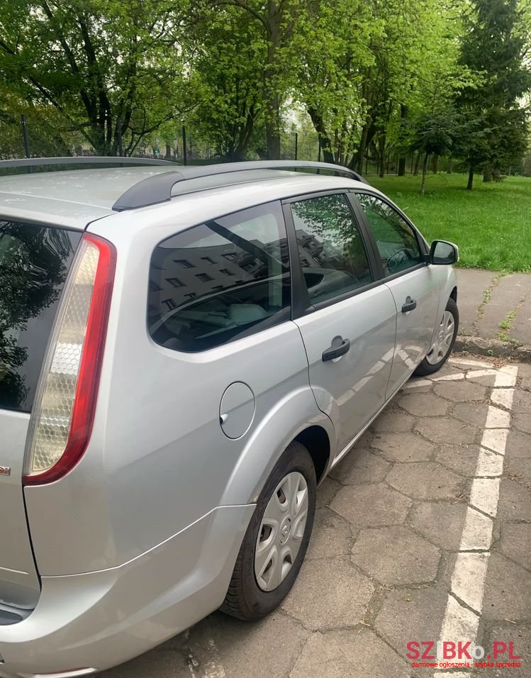 2010' Ford Focus photo #5