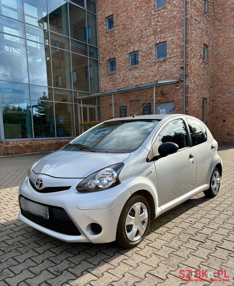 2014' Toyota Aygo photo #2