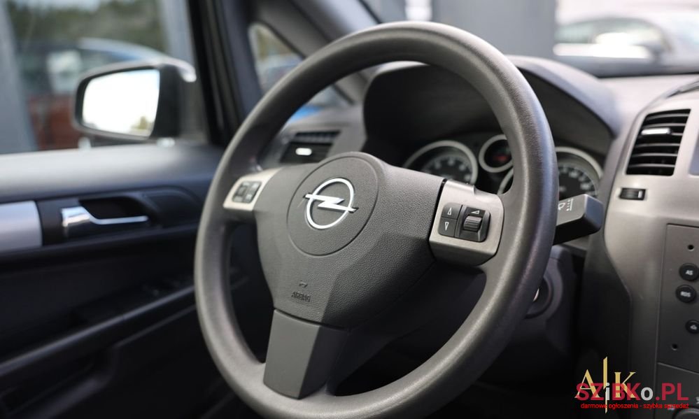 2008' Opel Zafira photo #4