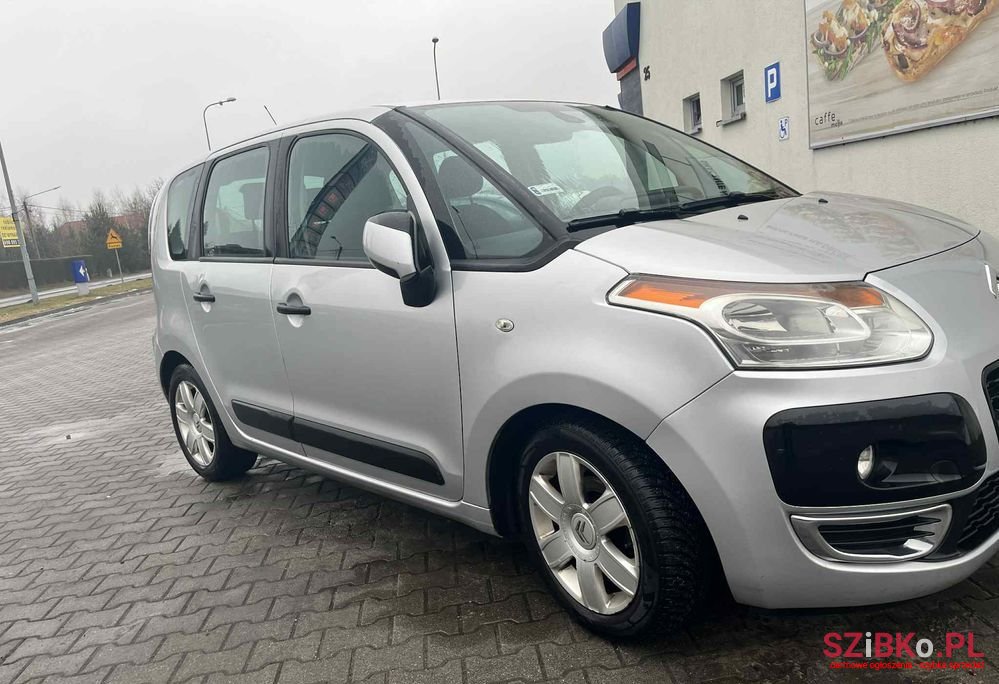 2010' Citroen C3 Picasso photo #2