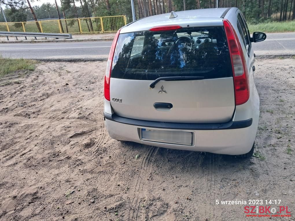 2005' Mitsubishi Colt photo #4