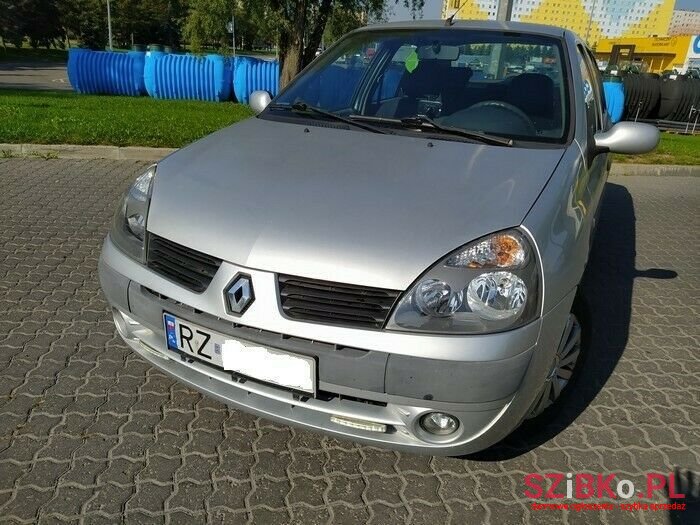 2005' Renault Thalia photo #2