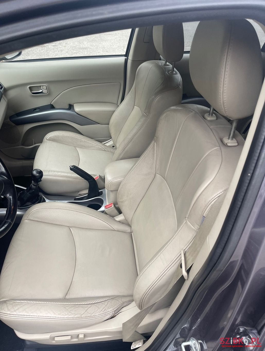 2008' Mitsubishi Outlander photo #6