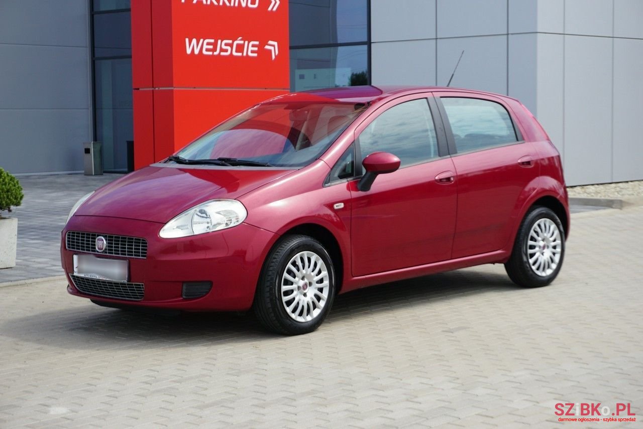 2009' Fiat Grande Punto photo #1