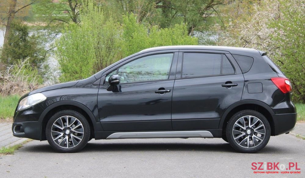 2014' Suzuki SX4 S-Cross photo #3