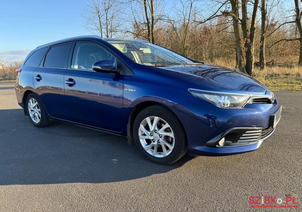 2018' Toyota Auris Hybrid 135 Premium photo #1