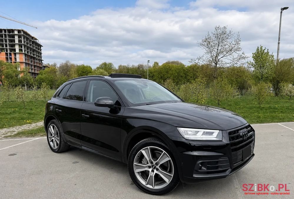 2019' Audi Q5 photo #1