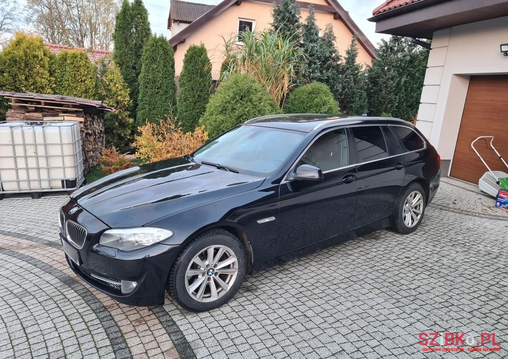 2012' BMW 5 Series photo #3