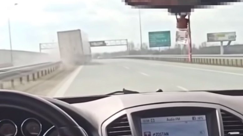 Jechał od barierki do barierki – pijany kierowca ciężarówki na S8