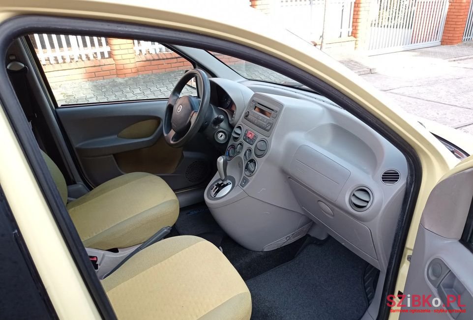 2005' Fiat Panda photo #6