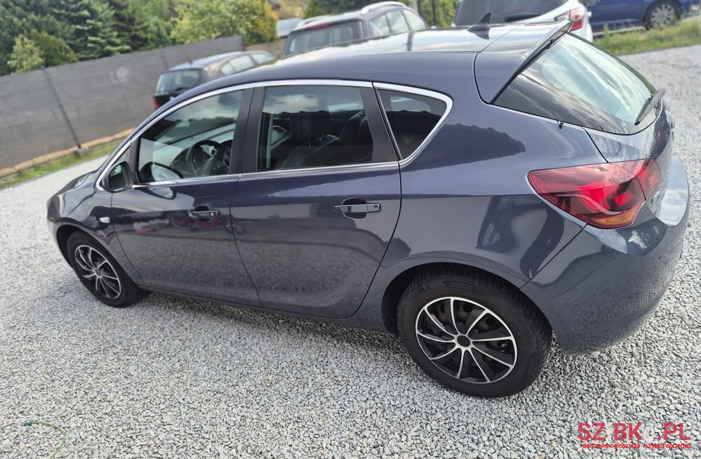 2010' Opel Astra 1.4 Ecoflex Cosmo photo #5