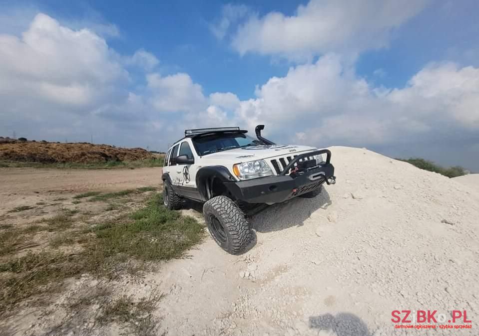 2000' Jeep Grand Cherokee 4.0 Laredo photo #1