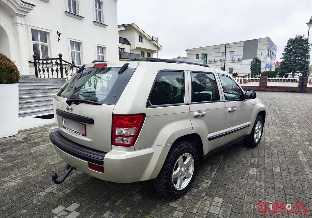 2009' Jeep Grand Cherokee photo #5
