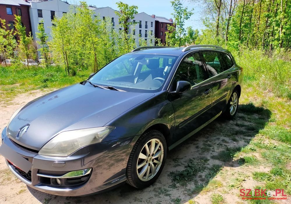 2011' Renault Laguna photo #5