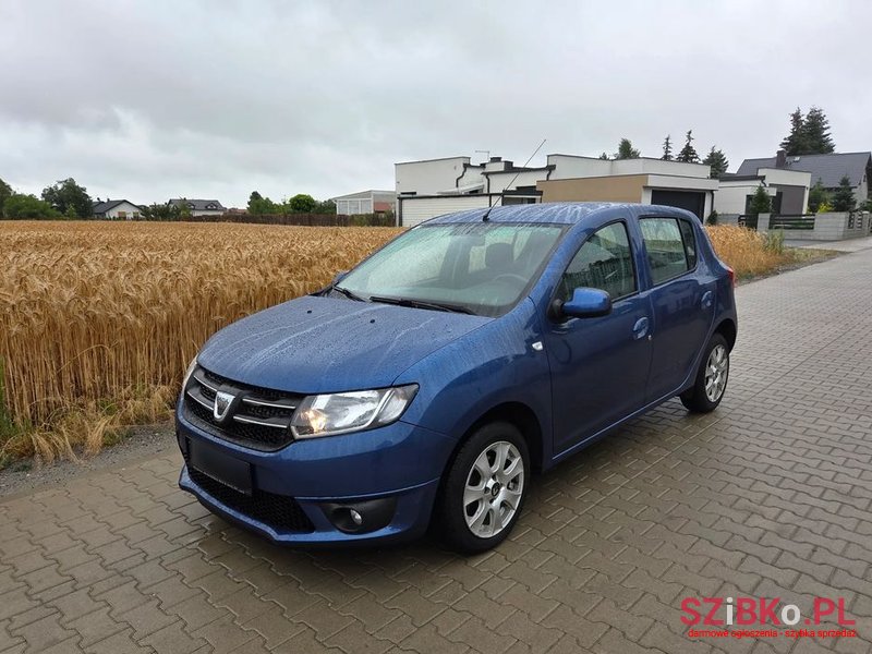 2012' Dacia Sandero photo #1