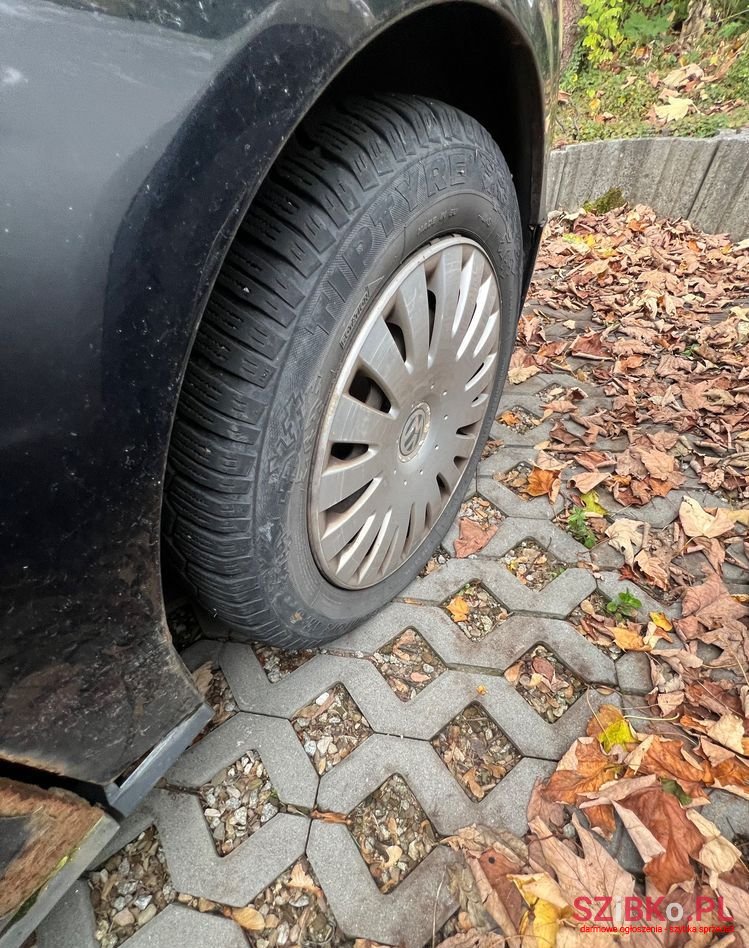 2006' Volkswagen Passat photo #3