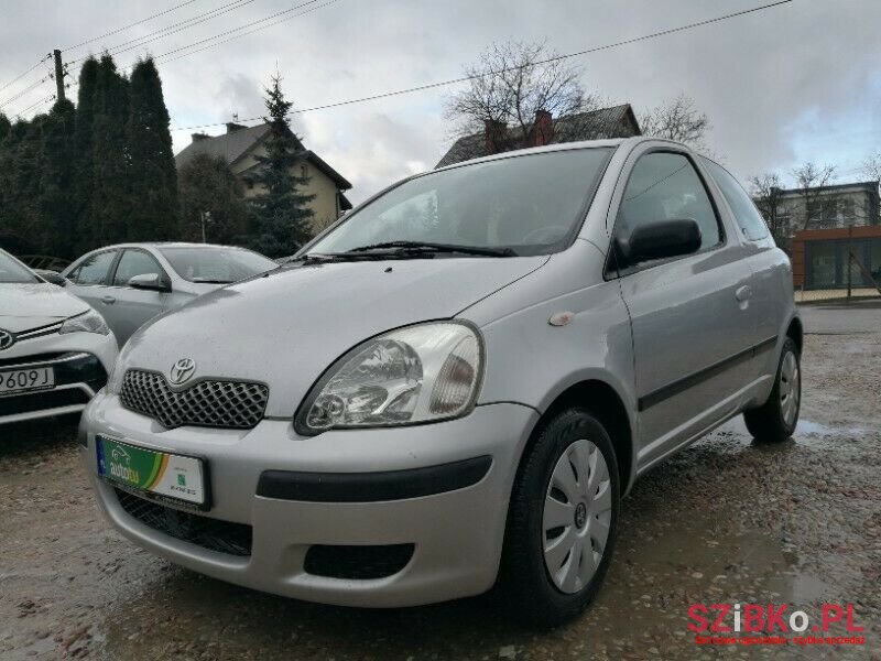 2004' Toyota Yaris photo #1
