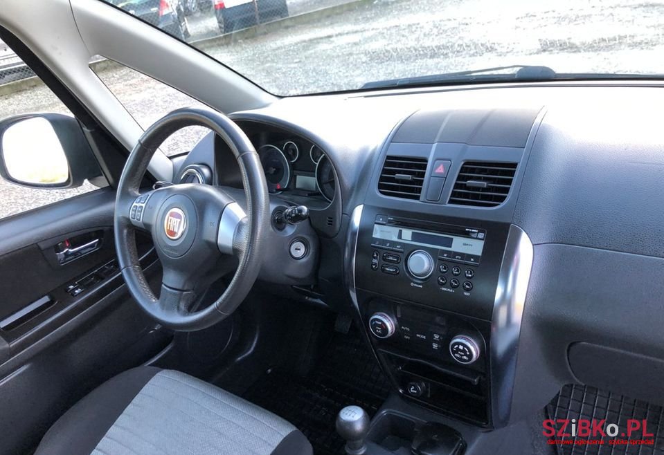 2012' Fiat Sedici photo #6