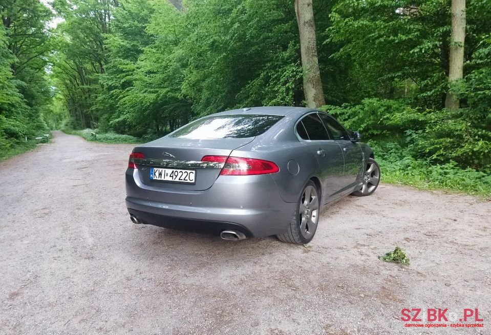 2010' Jaguar XF photo #3
