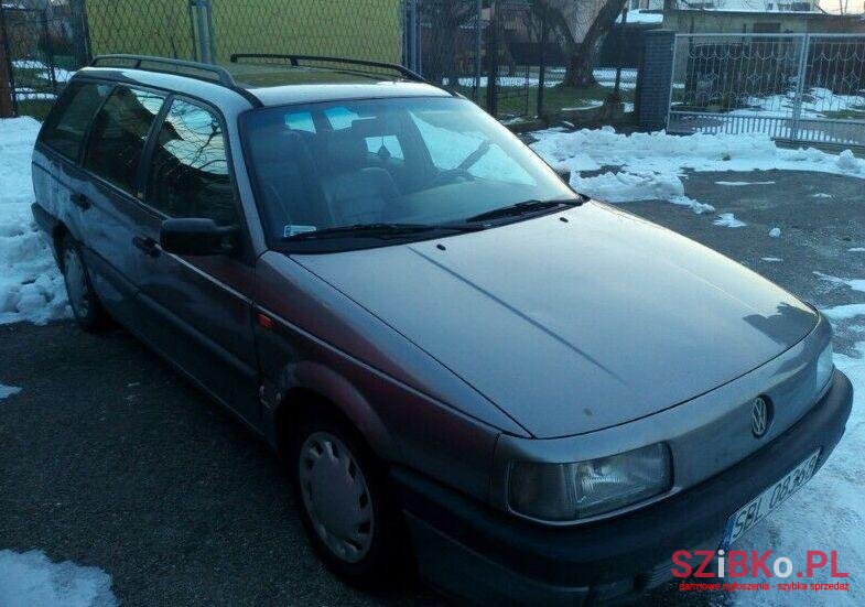 1993' Volkswagen Passat photo #2