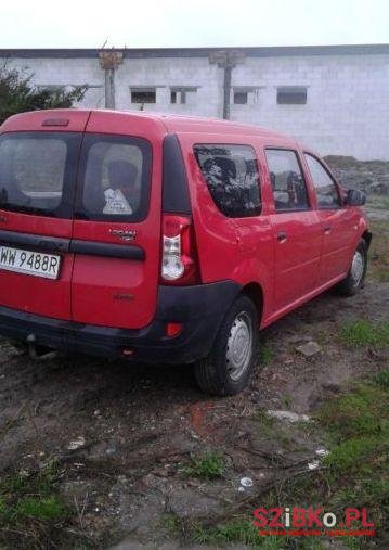 2008' Dacia Logan photo #2