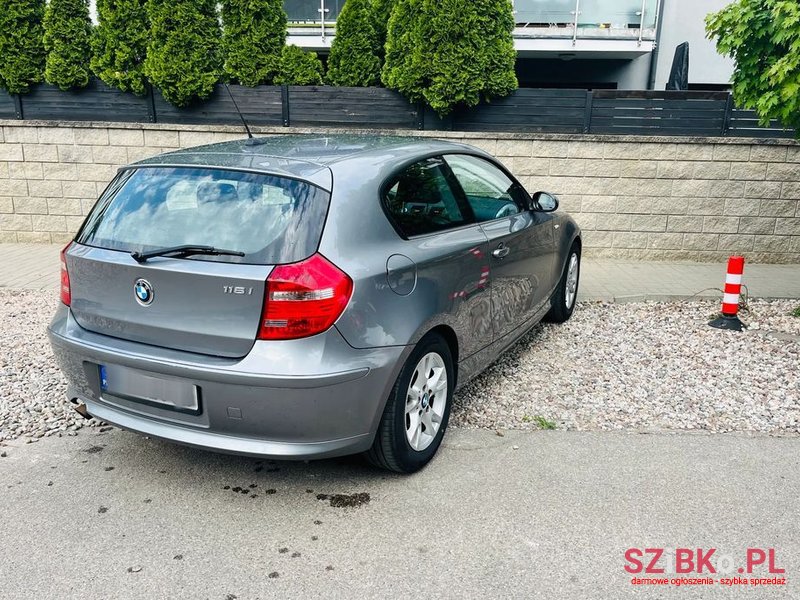 2010' BMW 1 Series 116I Edition Sport photo #6