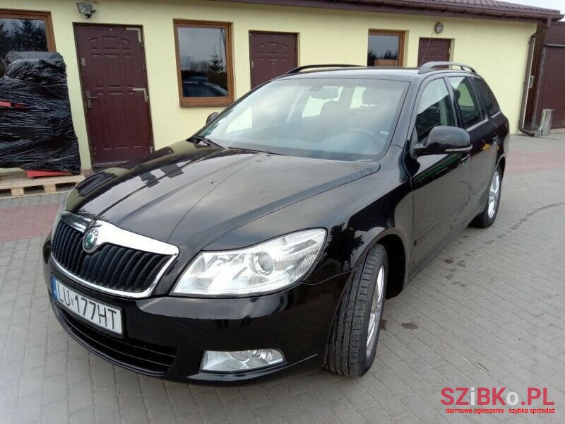 2009' Skoda Octavia photo #2
