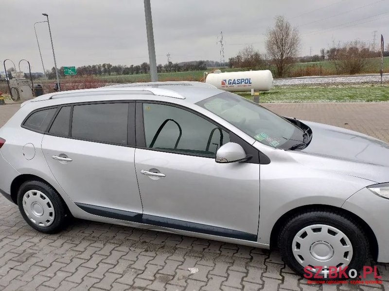 2010' Renault Megane photo #2