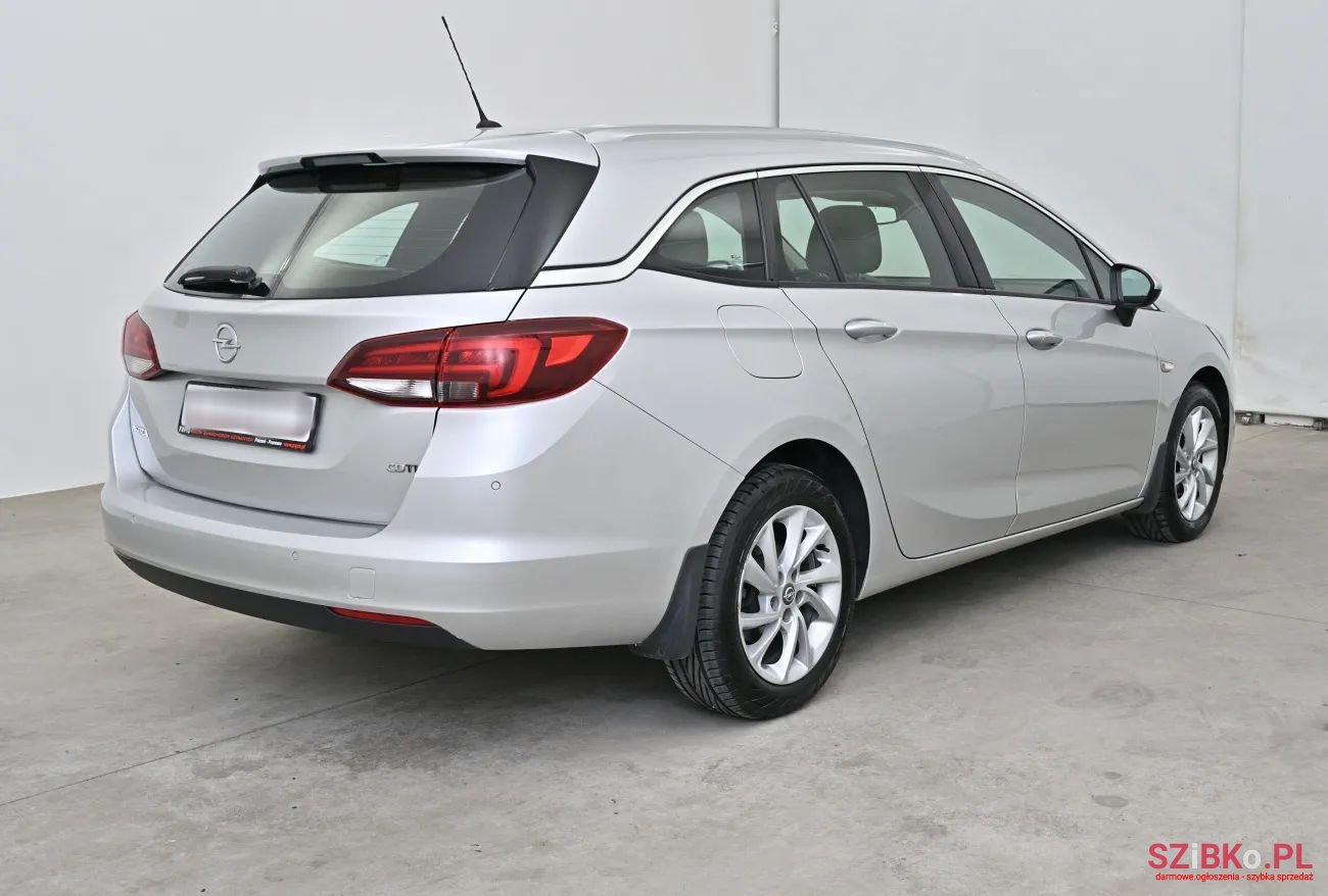 2018' Opel Astra photo #1