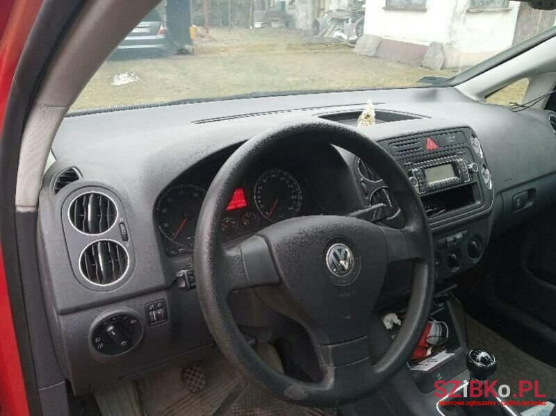 2008' Volkswagen Golf photo #4