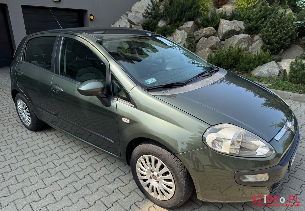 2010' Fiat Punto Evo photo #3