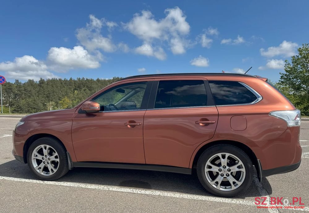 2012' Mitsubishi Outlander 2.0 Intense + photo #3