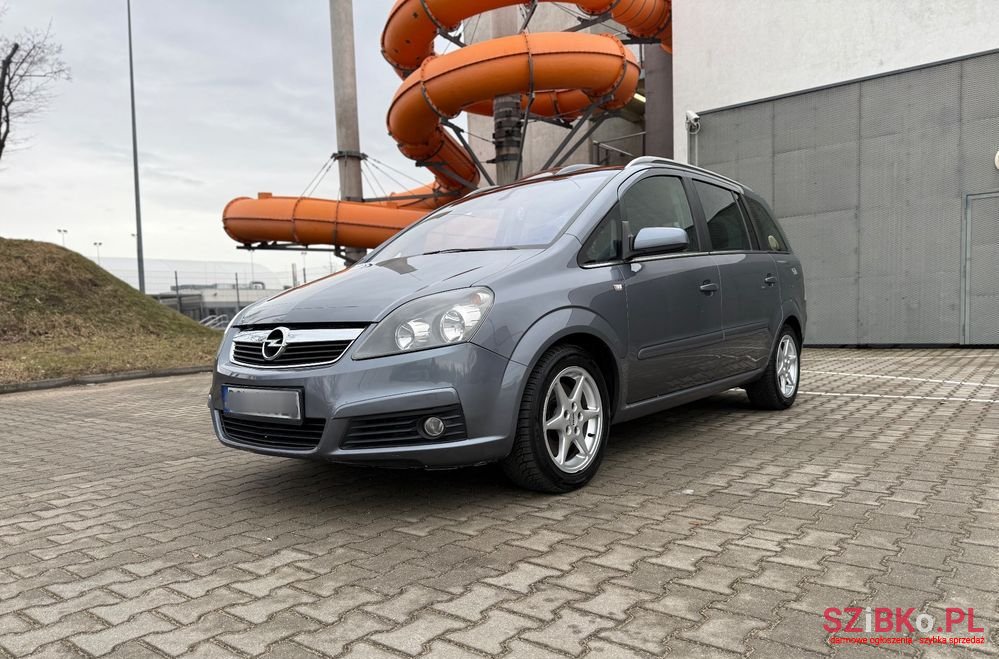 2005' Opel Zafira 2.2 Cosmo photo #3