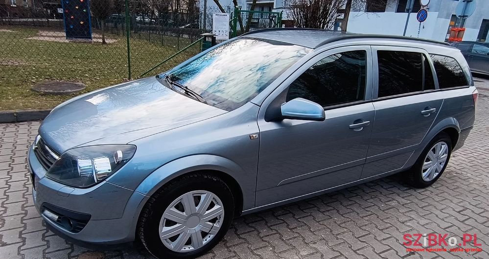 2006' Opel Astra photo #1