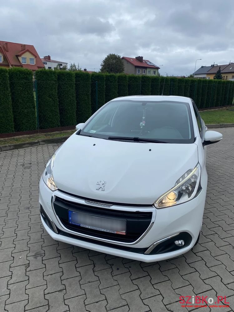 2017' Peugeot 208 1.2 Puretech Allure photo #1