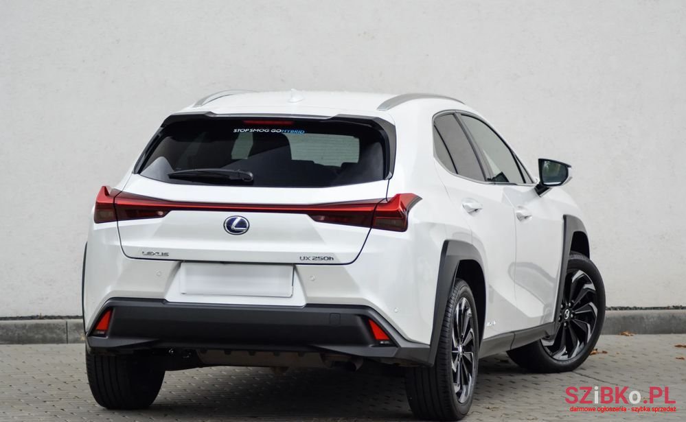 2020' Lexus UX photo #3