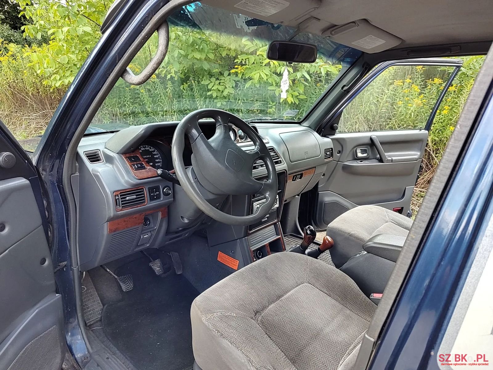 1998' Mitsubishi Pajero photo #5