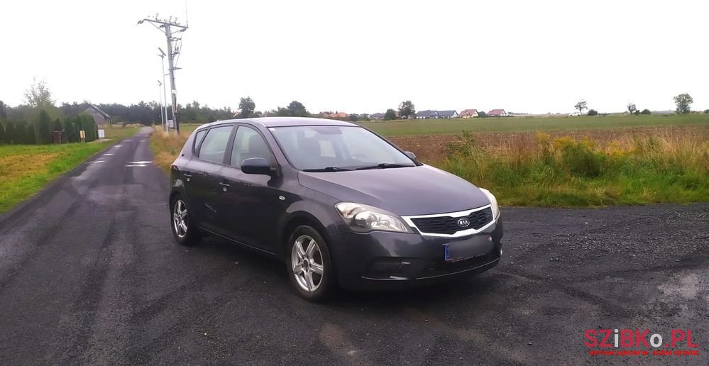 2011' Kia Ceed photo #3