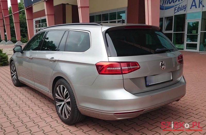 2016' Volkswagen Passat photo #5