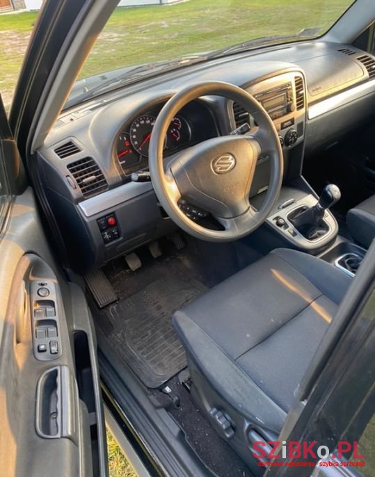 2005' Suzuki Grand Vitara photo #6