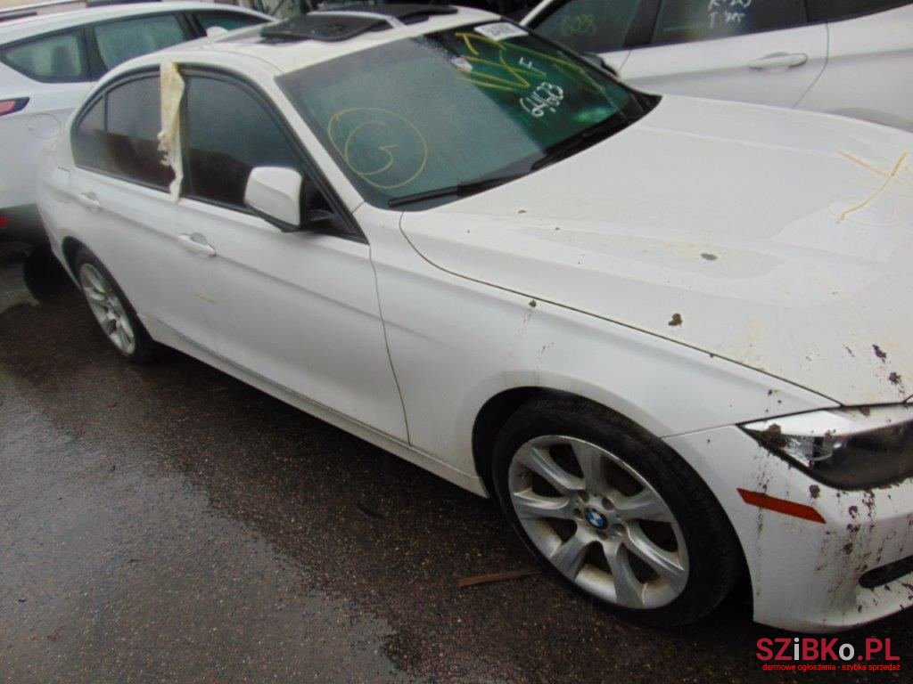 2015' BMW 3 Series 320 photo #1