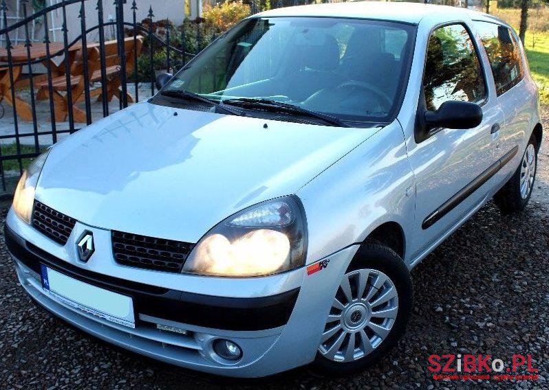 2003' Renault Clio photo #2