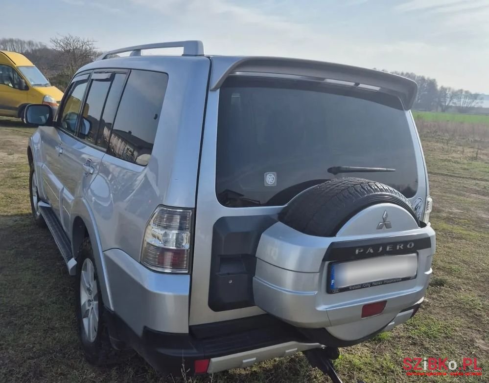 2007' Mitsubishi Pajero photo #6