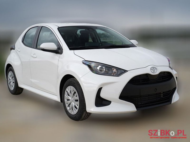 2024' Toyota Yaris 1.5 Active photo #2