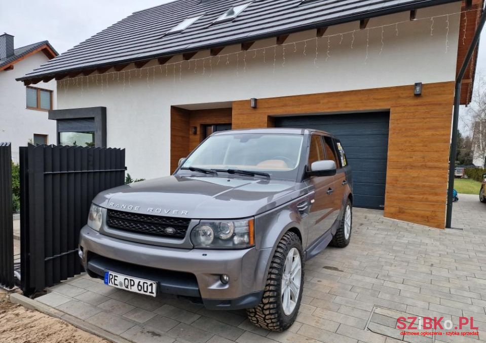 2011' Land Rover Range Rover Sport photo #2