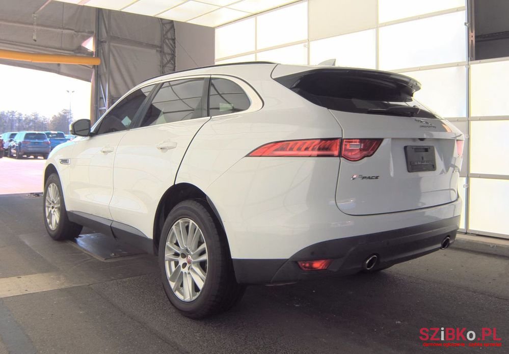2019' Jaguar F-Pace photo #6